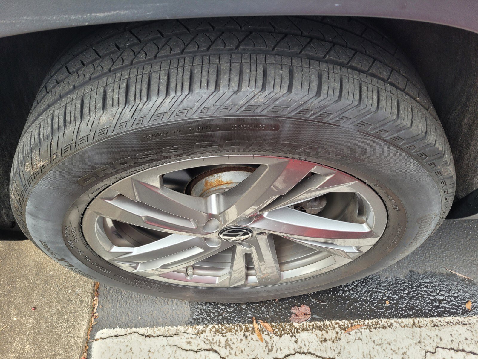 Used 2024 Volkswagen Atlas Cross Sport SEL R-Line image 9