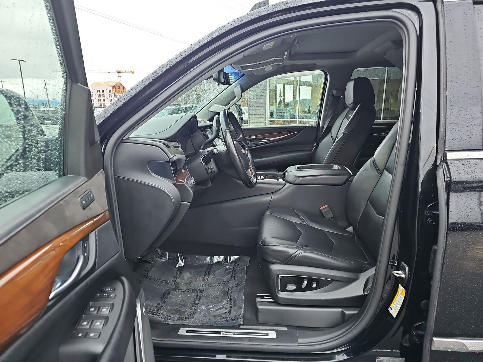 Used 2018 Cadillac Escalade Luxury image 10