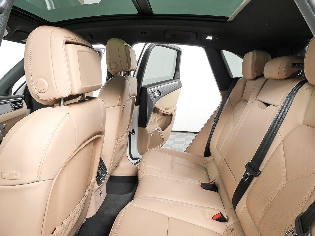 Certified 2026 Porsche Macan Turbo AWD/4WD image 21