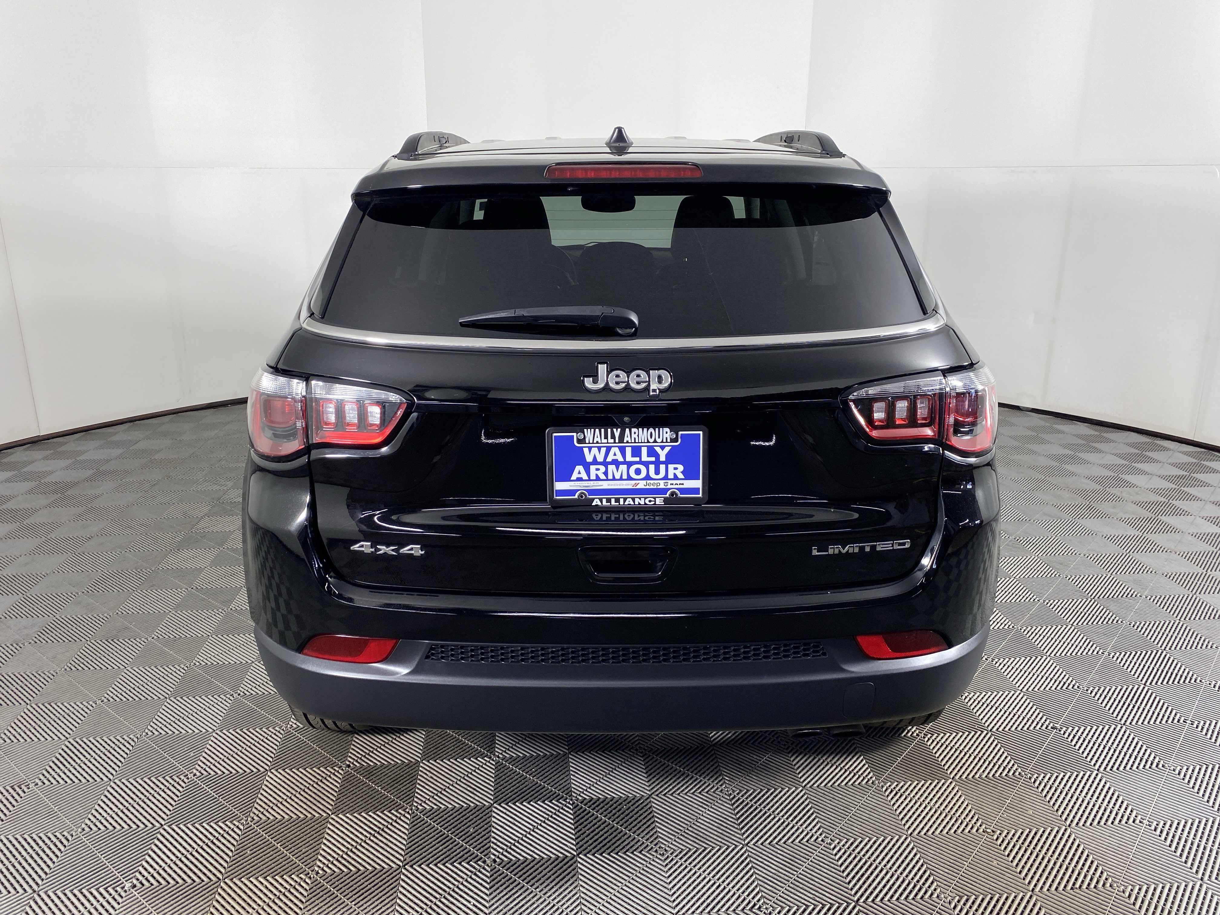 Used 2022 Jeep Compass Limited image 7