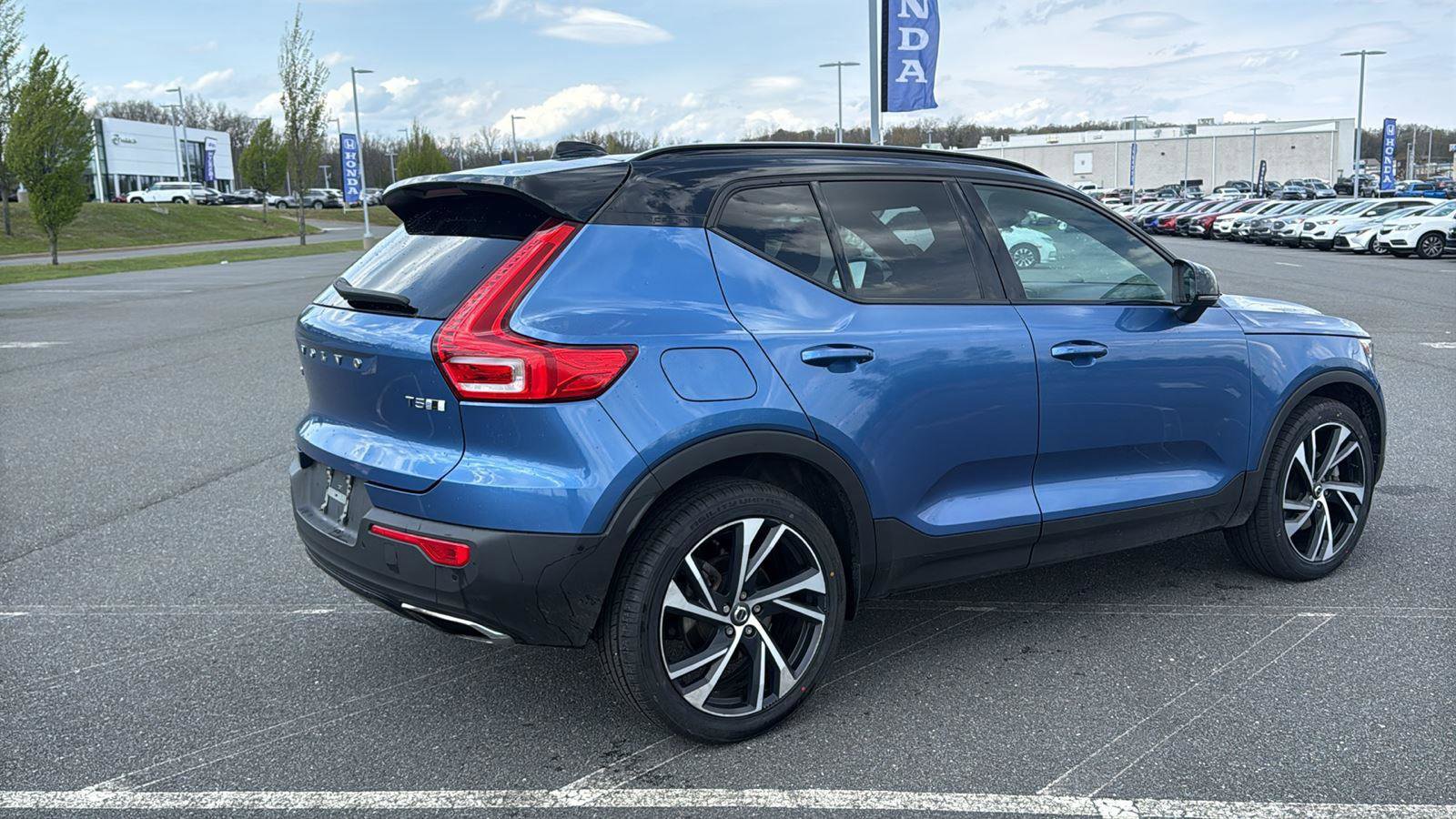 Used 2019 Volvo XC40 T5 R-Design AWD/4WD image 5