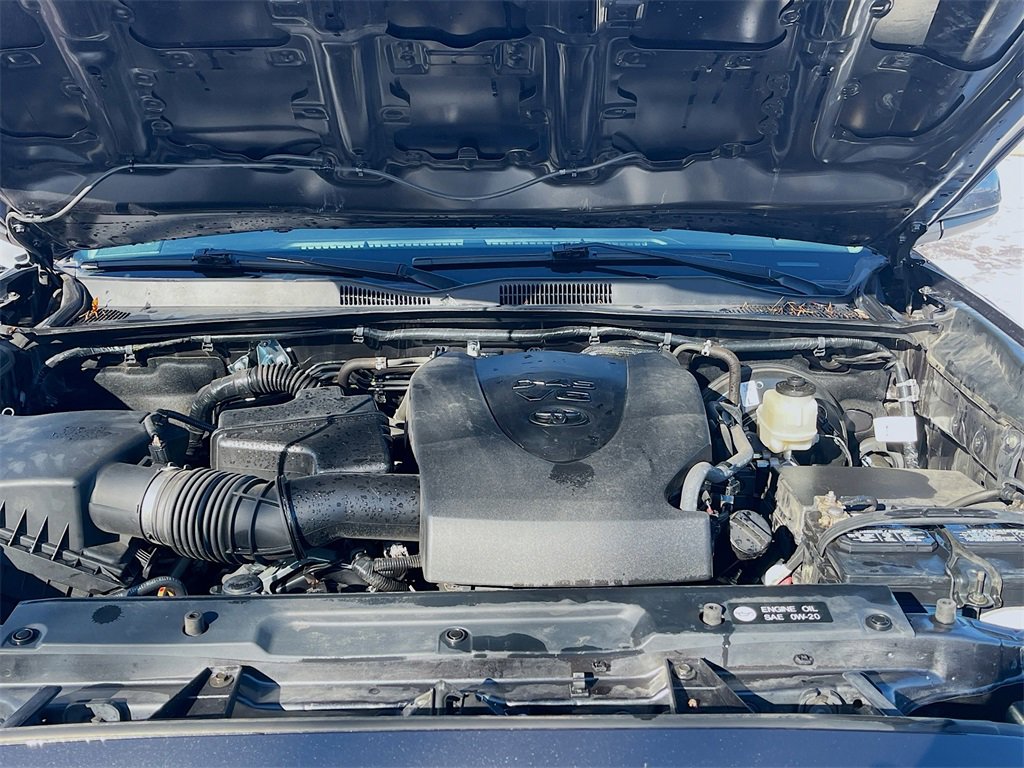 Used 2018 Toyota Tacoma SR image 26