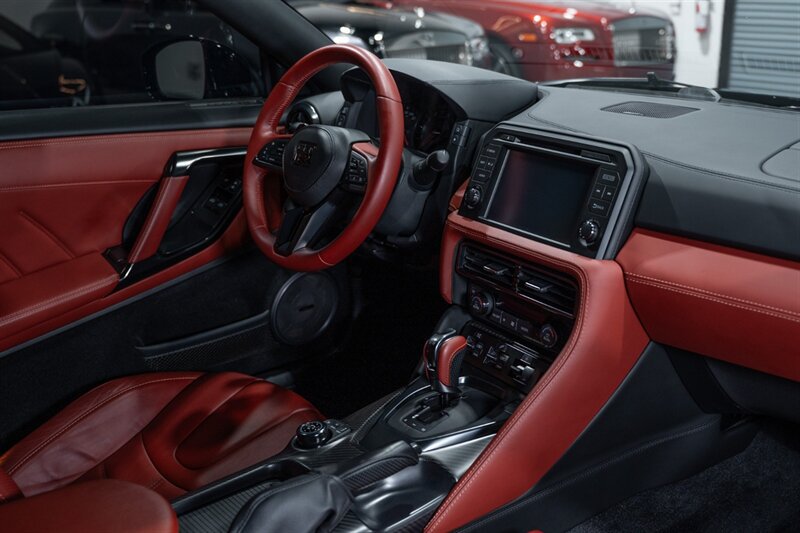 Used 2021 Nissan GT-R Premium AWD/4WD image 52