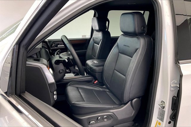 Used 2025 GMC Yukon XL Denali image 17