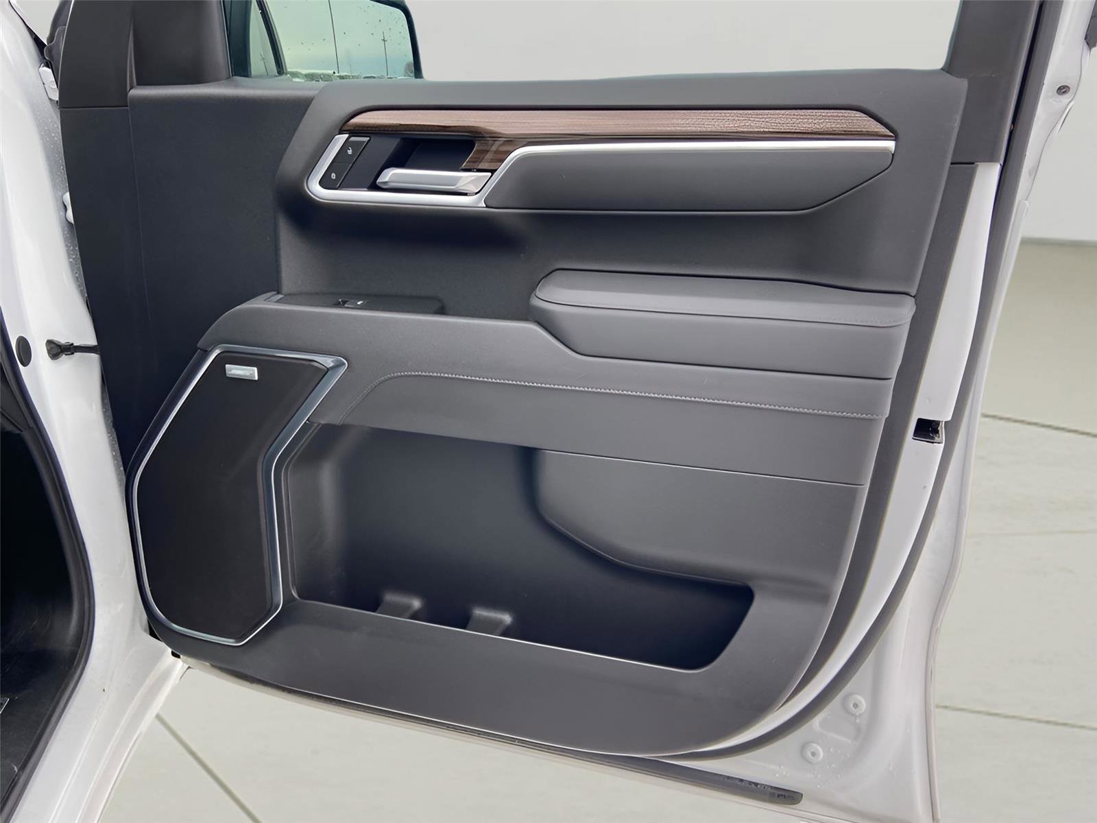 Used 2025 Chevrolet Silverado 1500 RST w/ Redline Edition image 26