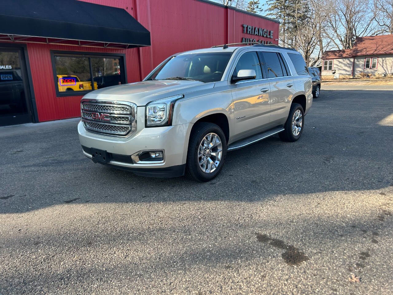 Used 2015 GMC Yukon SLT image 2