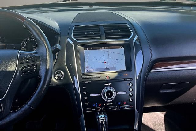 Used 2019 Ford Explorer Platinum AWD/4WD image 9
