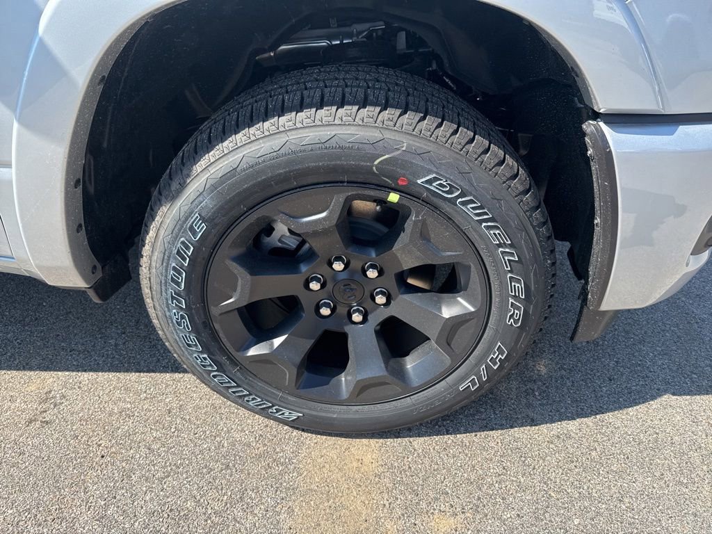 New 2026 RAM 1500 4x4 Crew Cab image 9