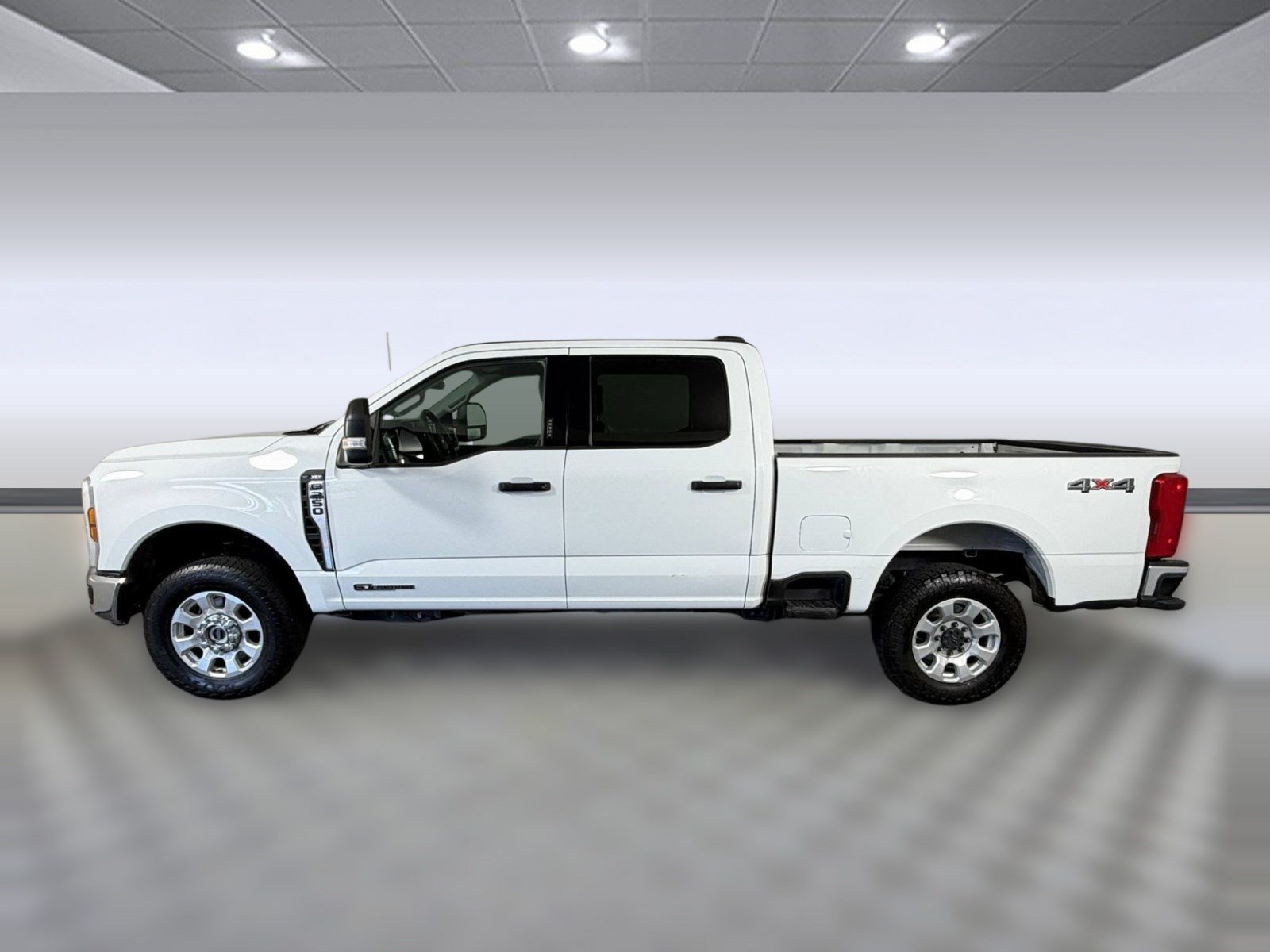 Used 2024 Ford F250 XLT AWD/4WD image 2