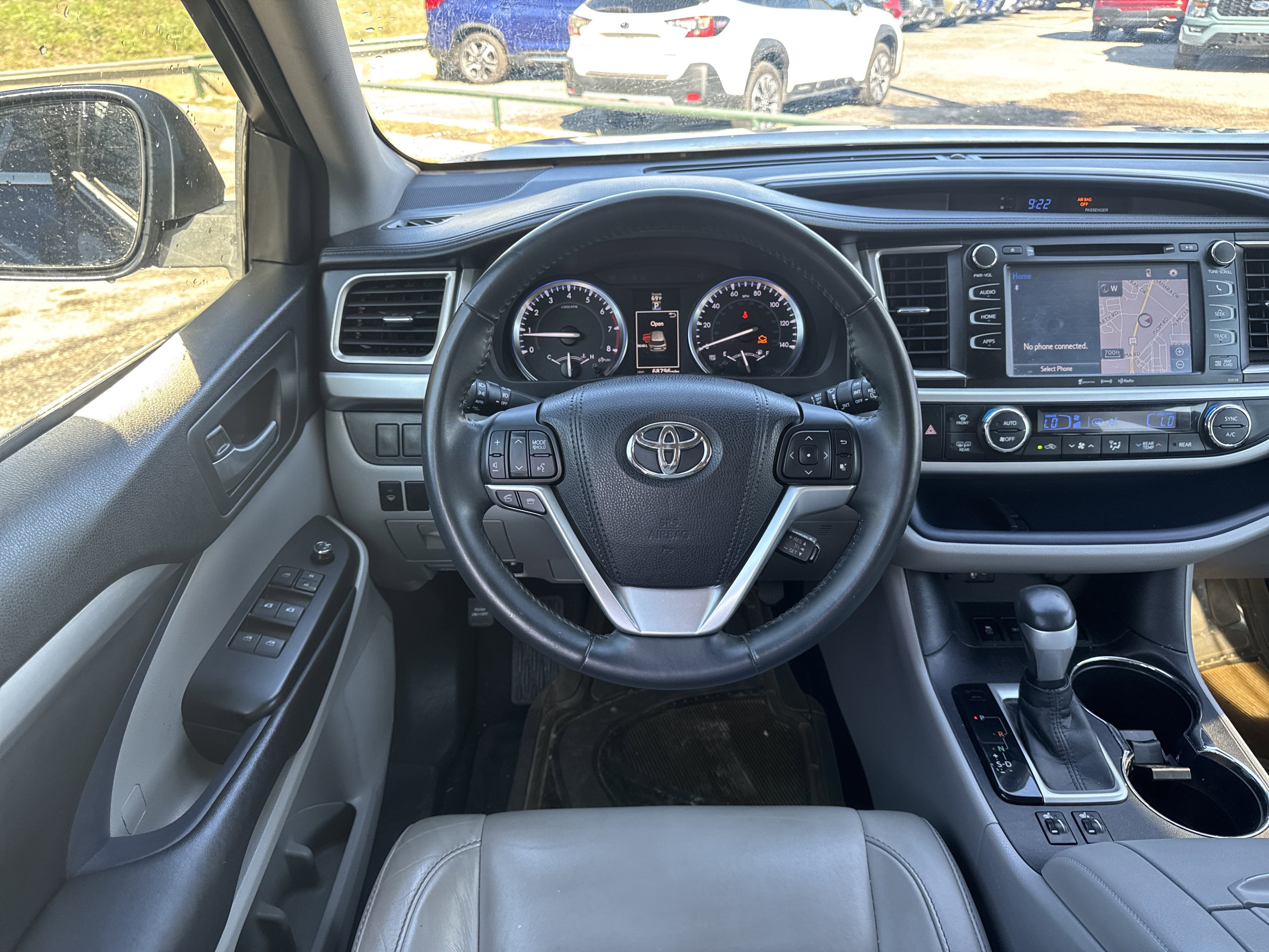 Used 2016 Toyota Highlander XLE FWD image 10