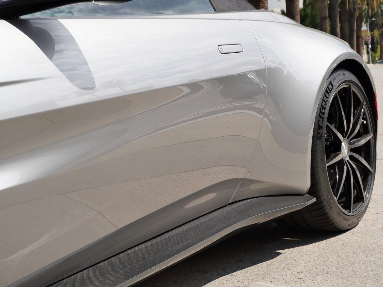 Used 2023 Aston Martin V12 Vantage Roadster image 15