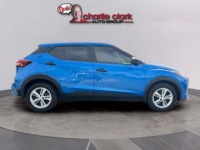 Certified 2025 Nissan Kicks Play S FWD image 7