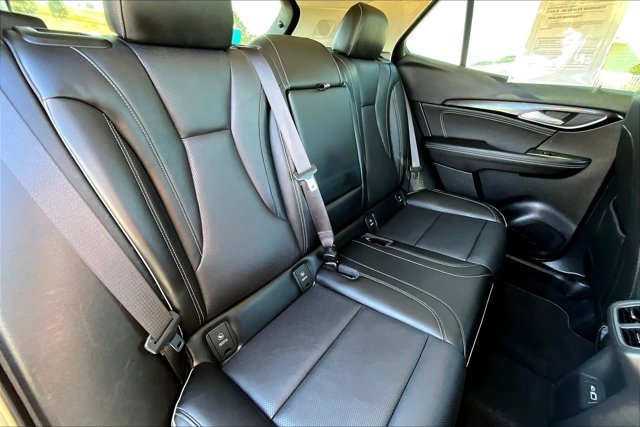 Used 2023 Buick Envision Essence image 25