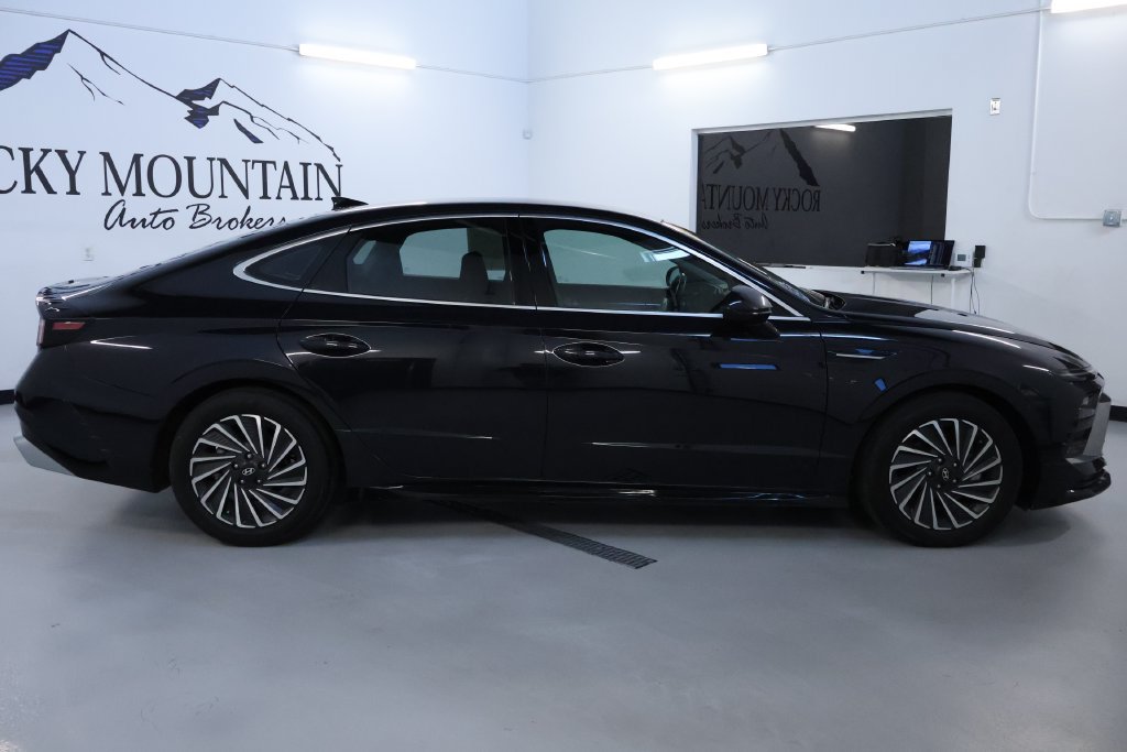 Used 2025 Hyundai Sonata SEL FWD image 9