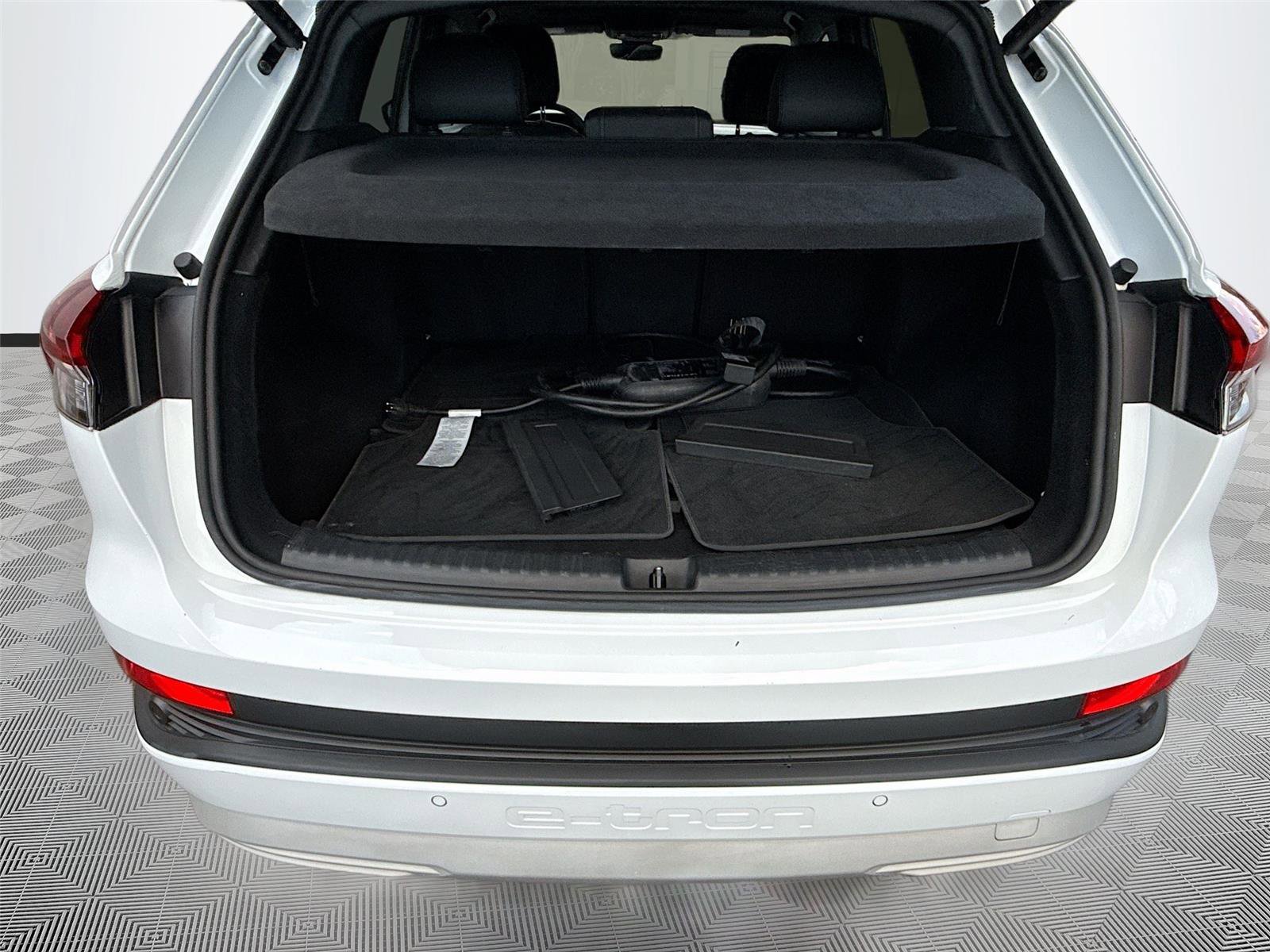 Used 2022 Audi Q4 e-tron Premium w/ Convenience Package AWD/4WD image 26