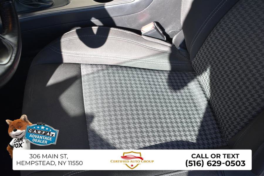 Used 2023 Dodge Challenger SXT w/ Cold Weather Group image 12