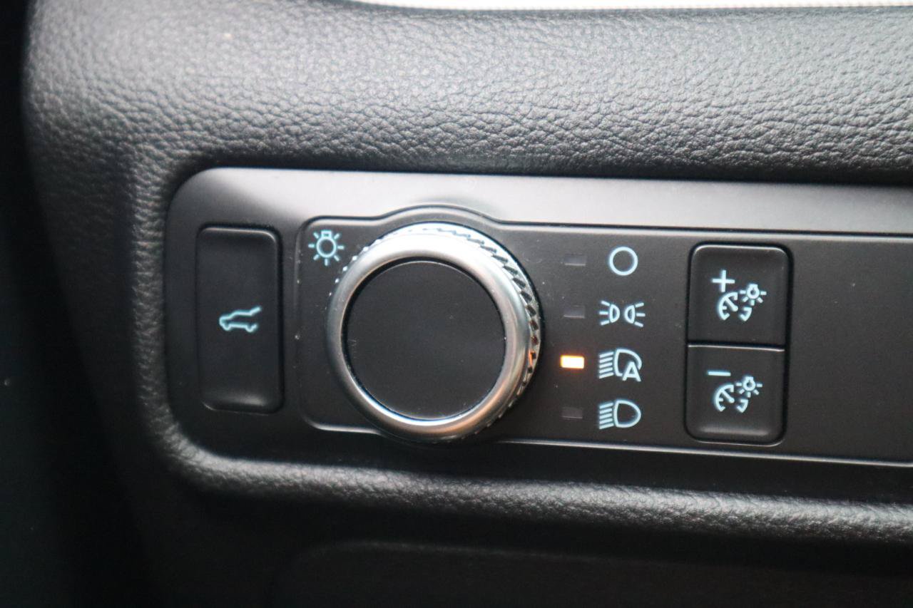 Used 2020 Ford Explorer XLT AWD/4WD image 65