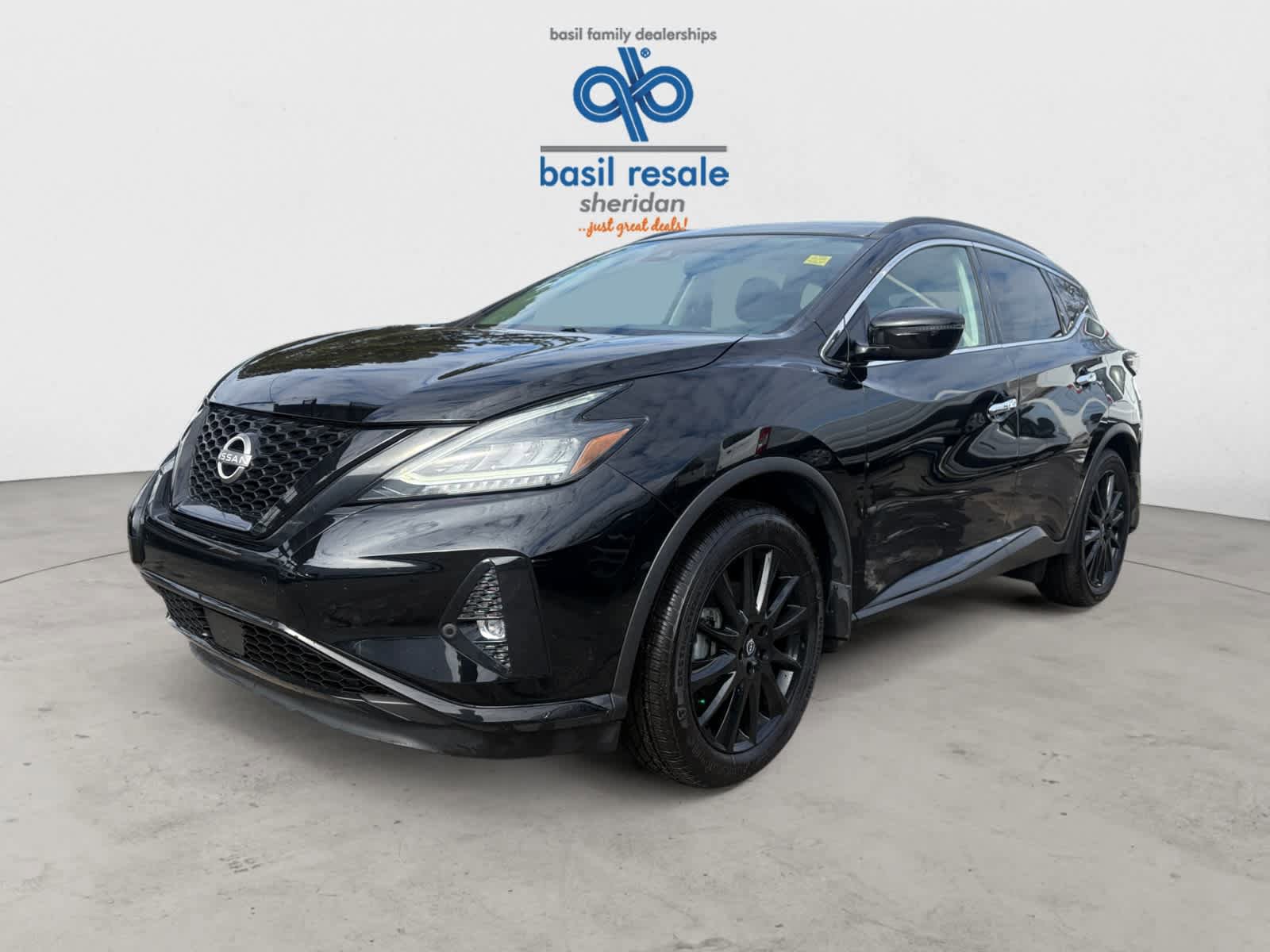 Used 2023 Nissan Murano SV w/ SV Midnight Edition Package FWD image 2