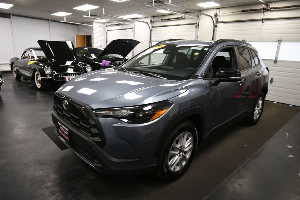 Certified 2026 Toyota Corolla Cross LE FWD image 4