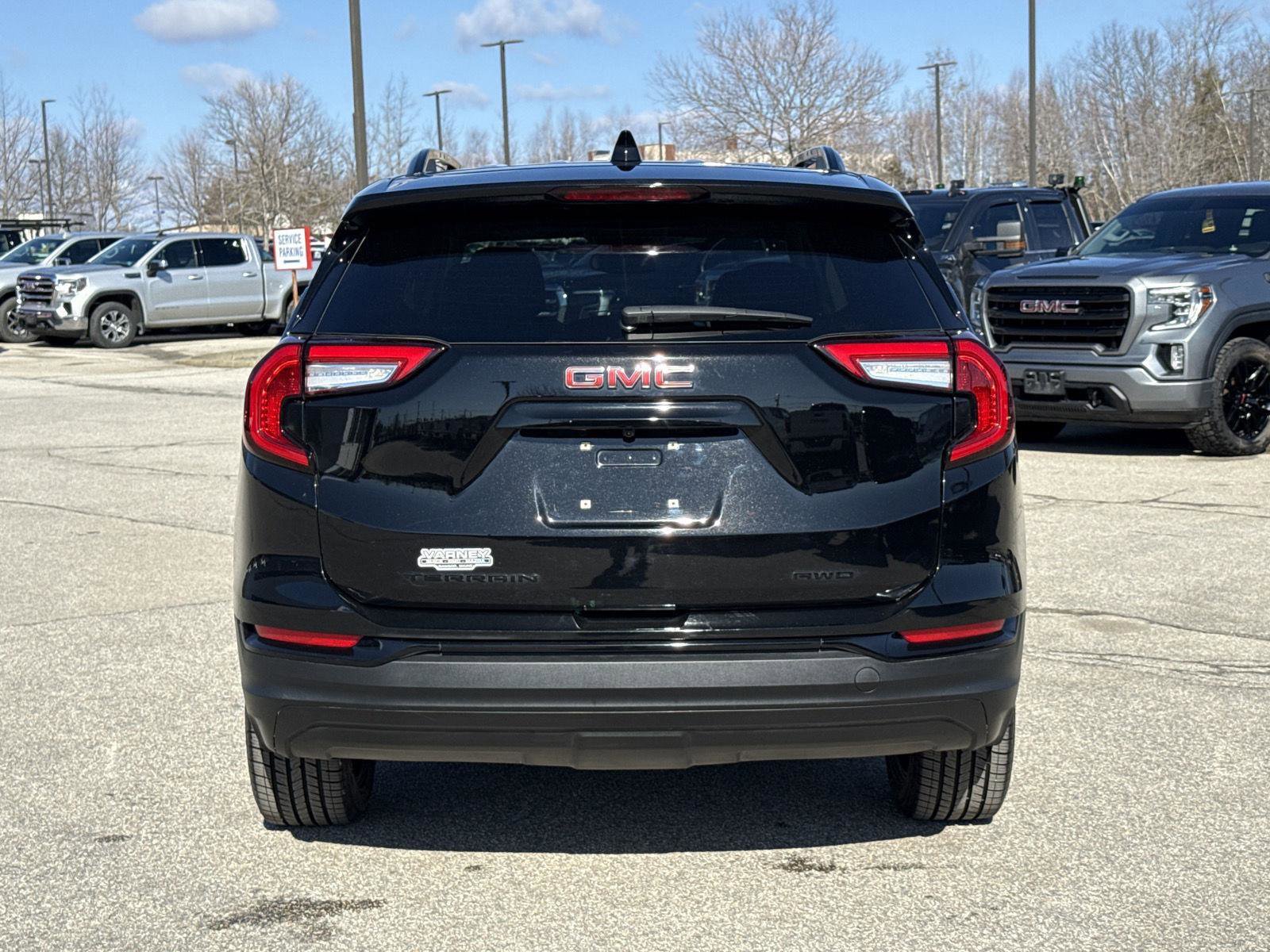 Used 2022 GMC Terrain SLE w/ Driver Convenience Package image 8