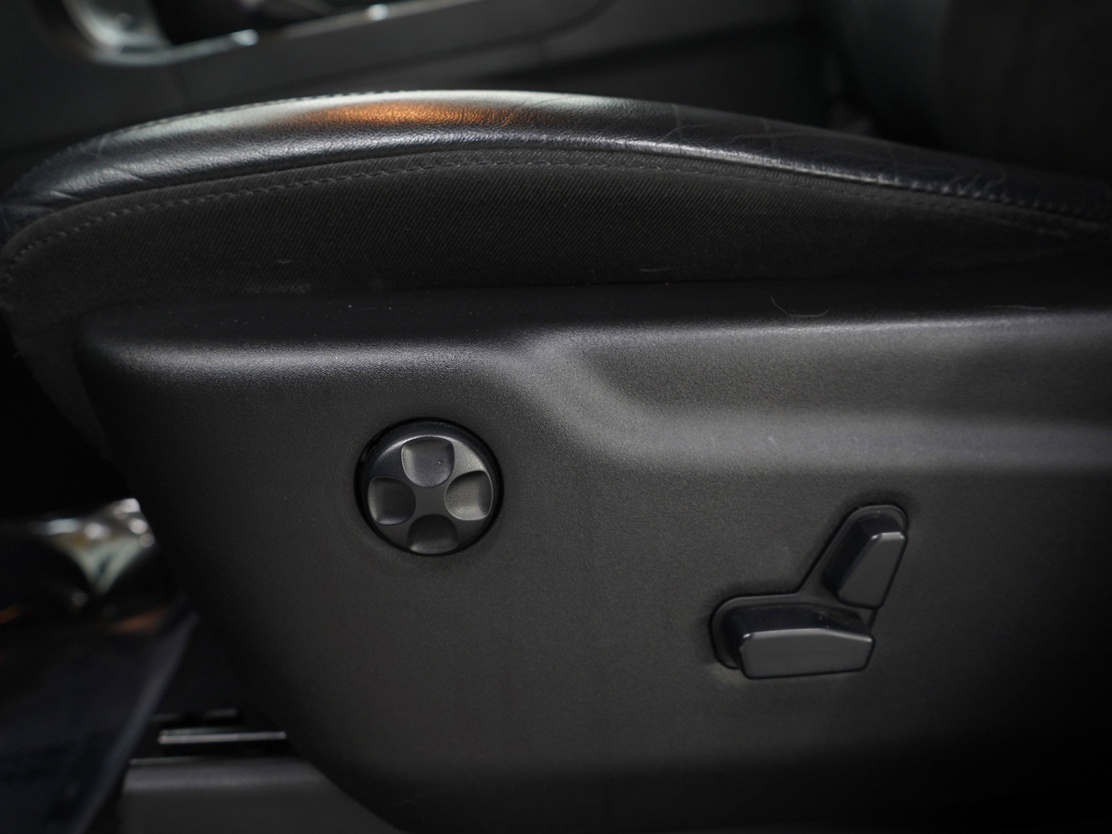 Used 2020 Jeep Grand Cherokee Altitude image 23