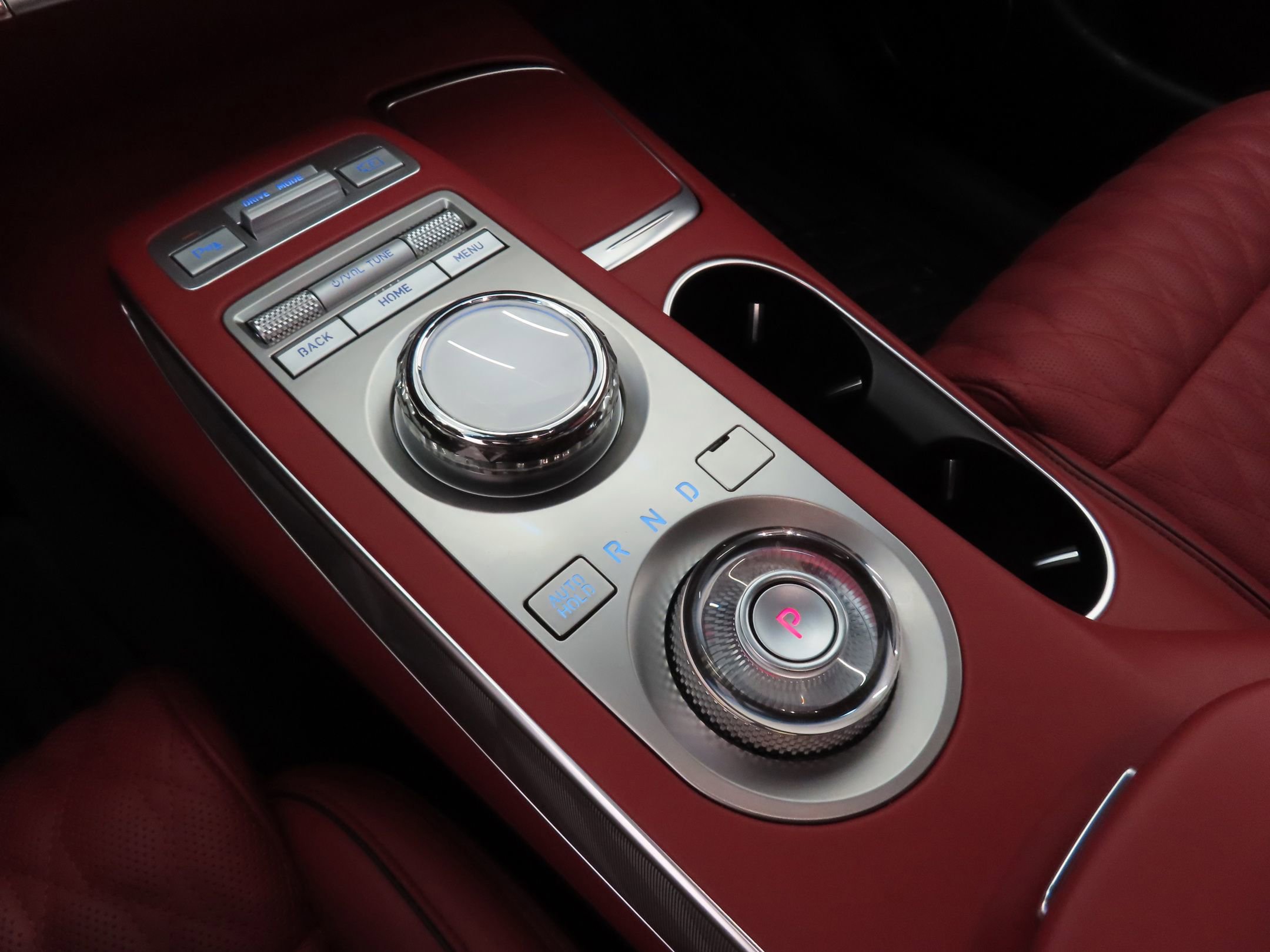 Used 2024 Genesis GV70 3.5T Sport w/ Sport Advanced Package image 18