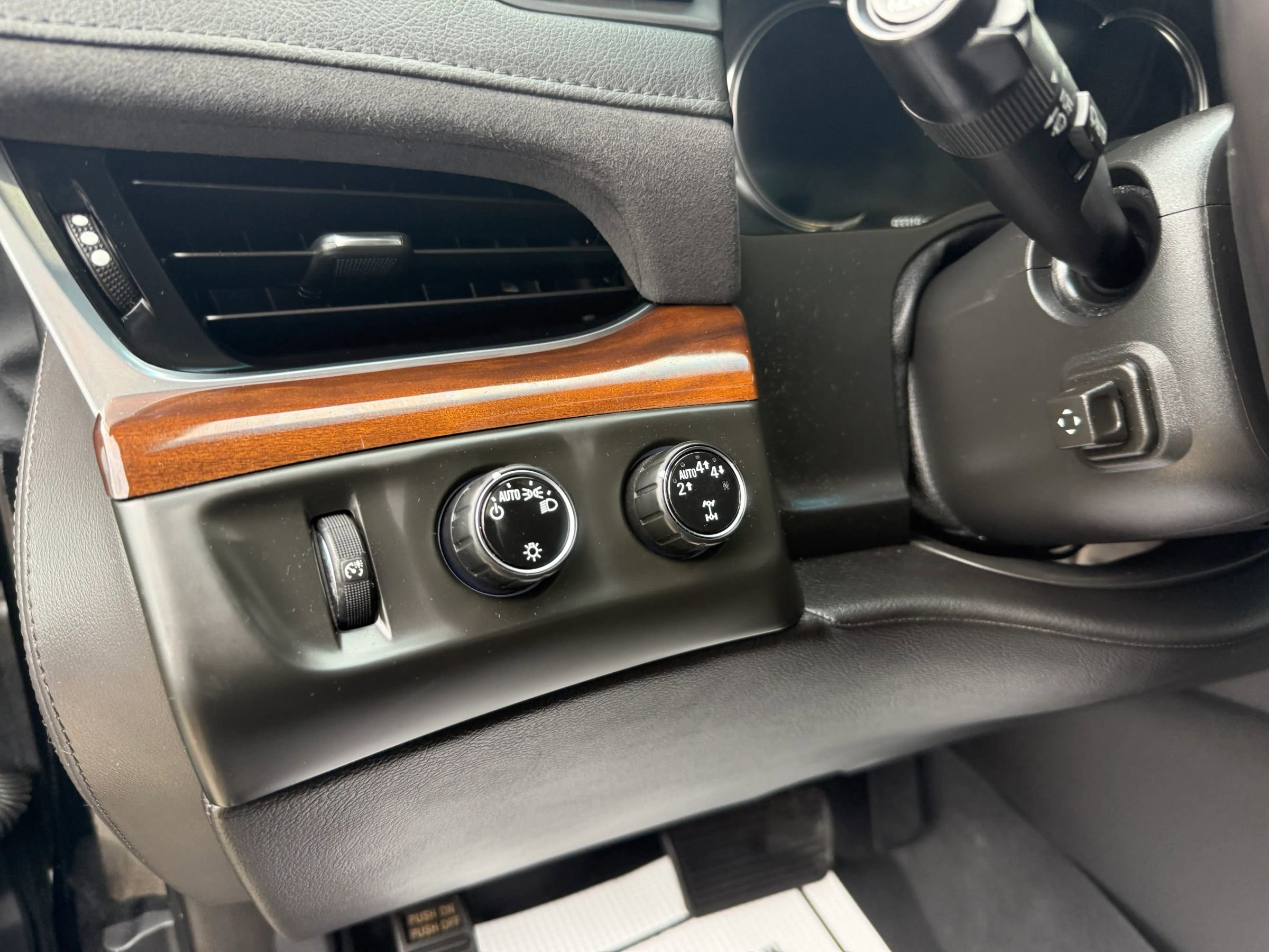 Used 2020 Cadillac Escalade ESV Luxury image 37