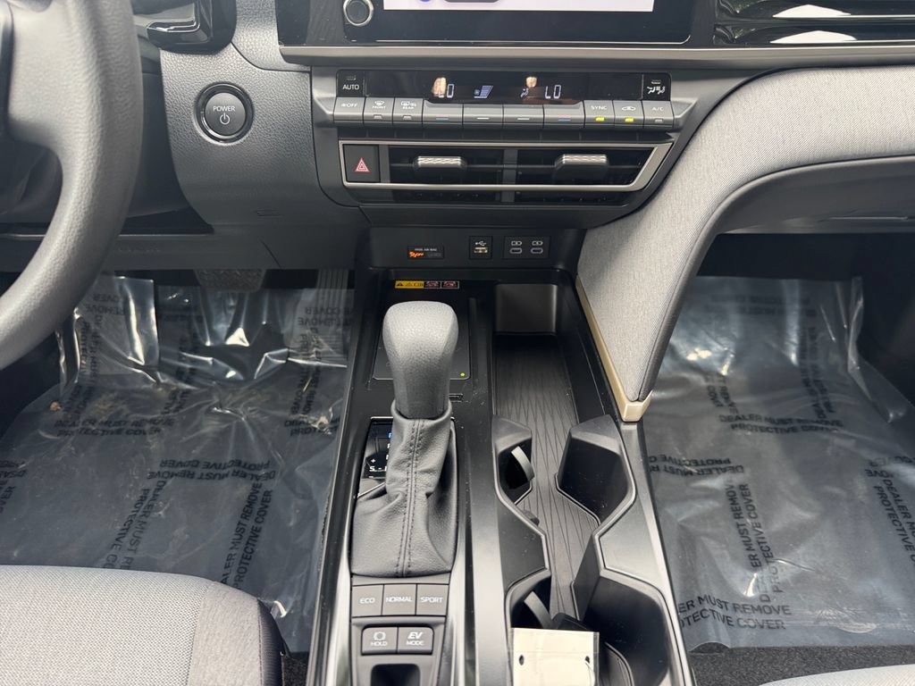 Used 2026 Toyota Camry LE w/ Convenience Package FWD image 11