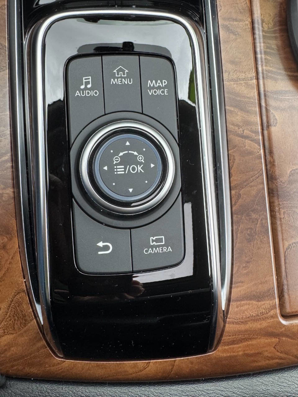 Used 2024 Nissan Armada SL w/ Cargo Package image 24