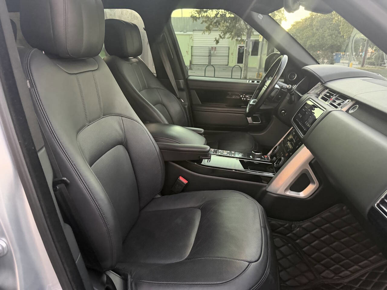 Used 2018 Land Rover Range Rover Supercharged AWD/4WD image 21