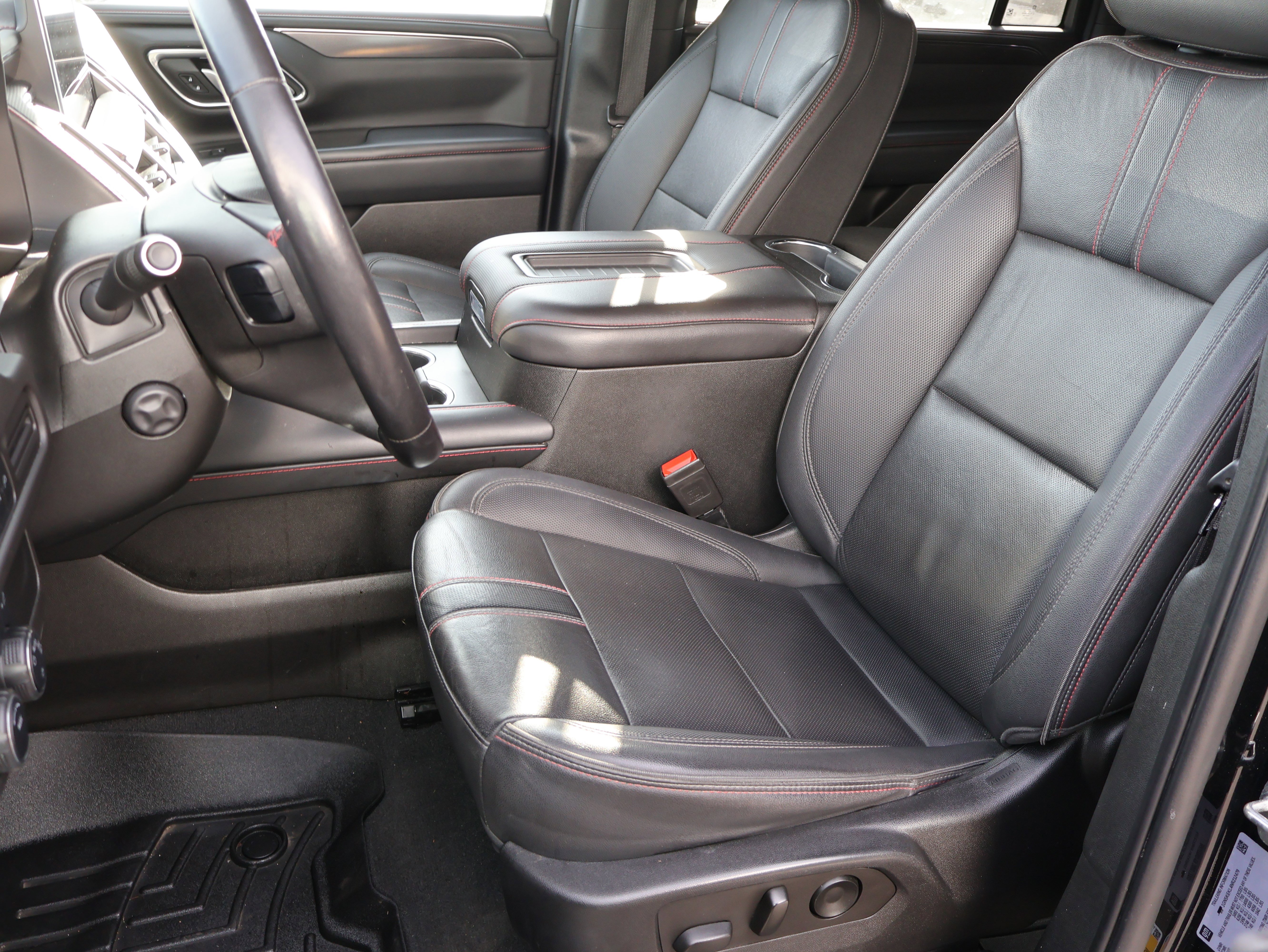 Used 2022 Chevrolet Suburban RST w/ Sport Performance Package AWD/4WD image 41