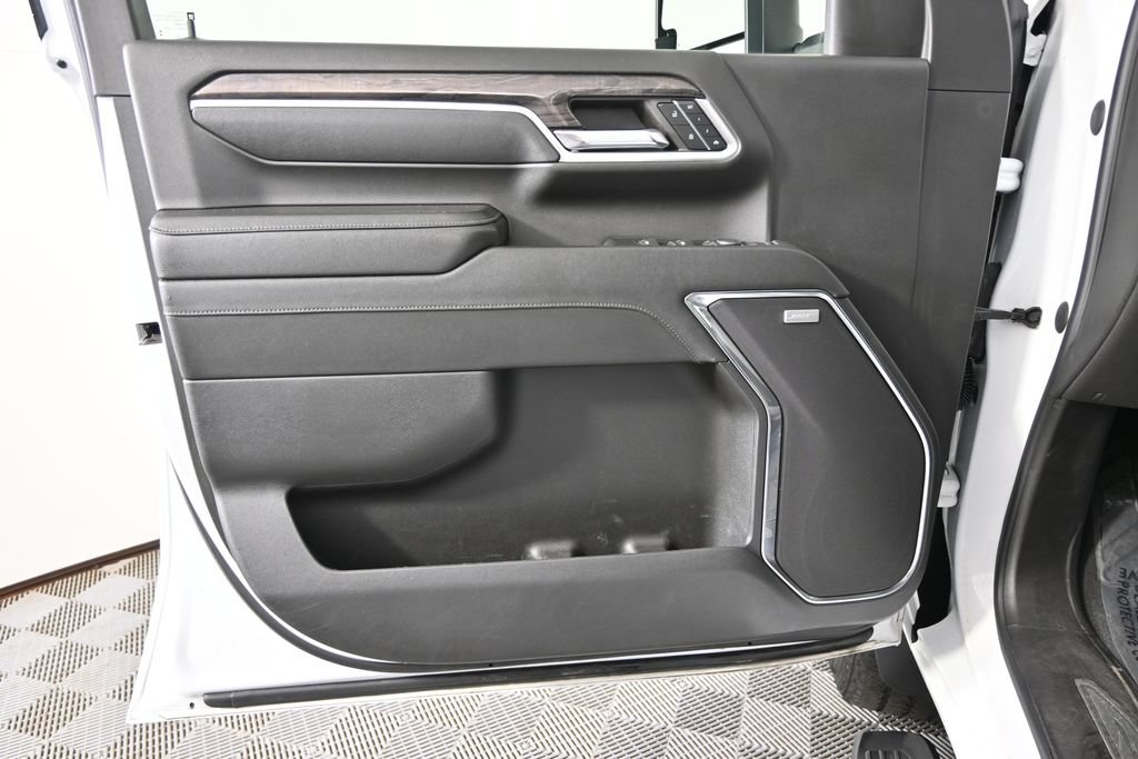 Used 2024 Chevrolet Silverado 2500 LTZ w/ LTZ Plus Package AWD/4WD image 18