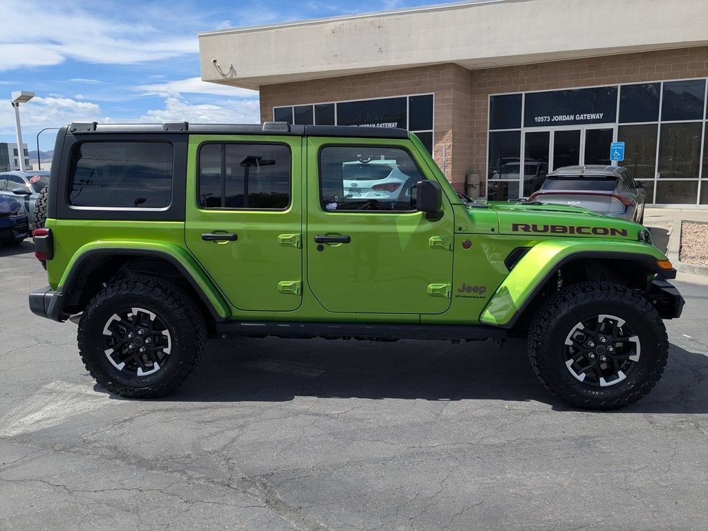 Used 2025 Jeep Wrangler Unlimited Rubicon w/ Convenience Group AWD/4WD image 7