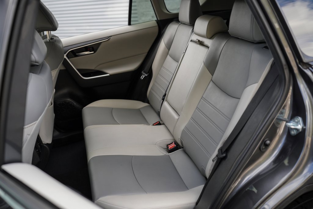 Used 2023 Toyota RAV4 XLE Premium image 23