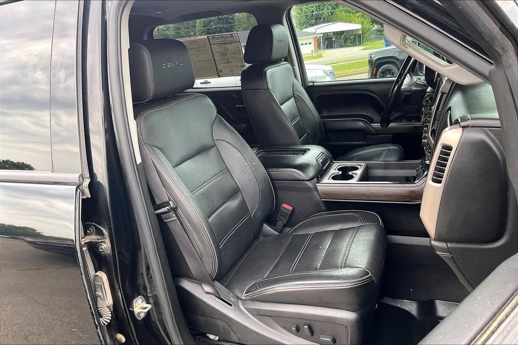 Used 2019 GMC Sierra 2500 Denali w/ Suspension Package, Off-Road AWD/4WD image 7