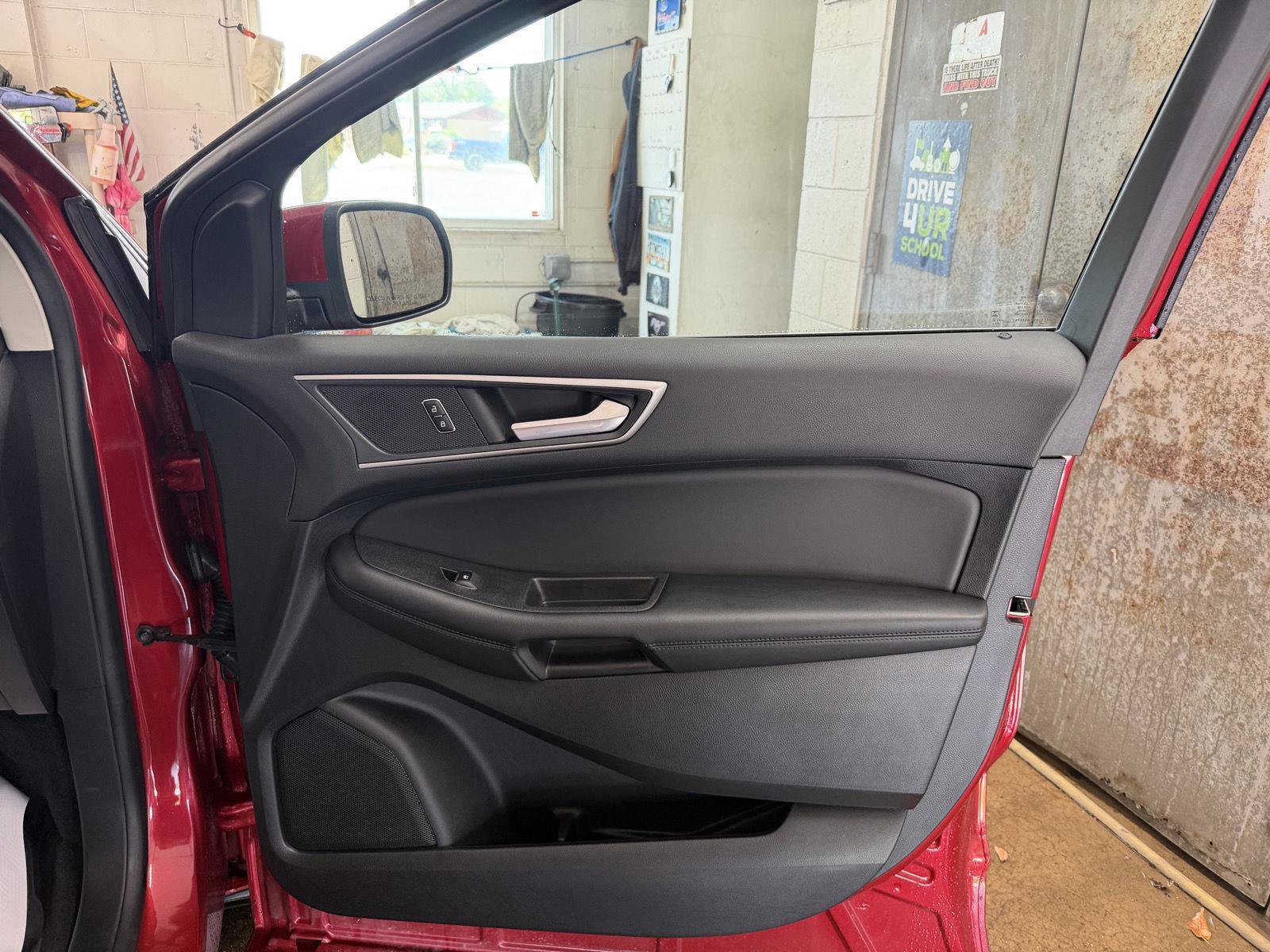 Used 2023 Ford Edge SEL w/ Convenience Package AWD/4WD image 11