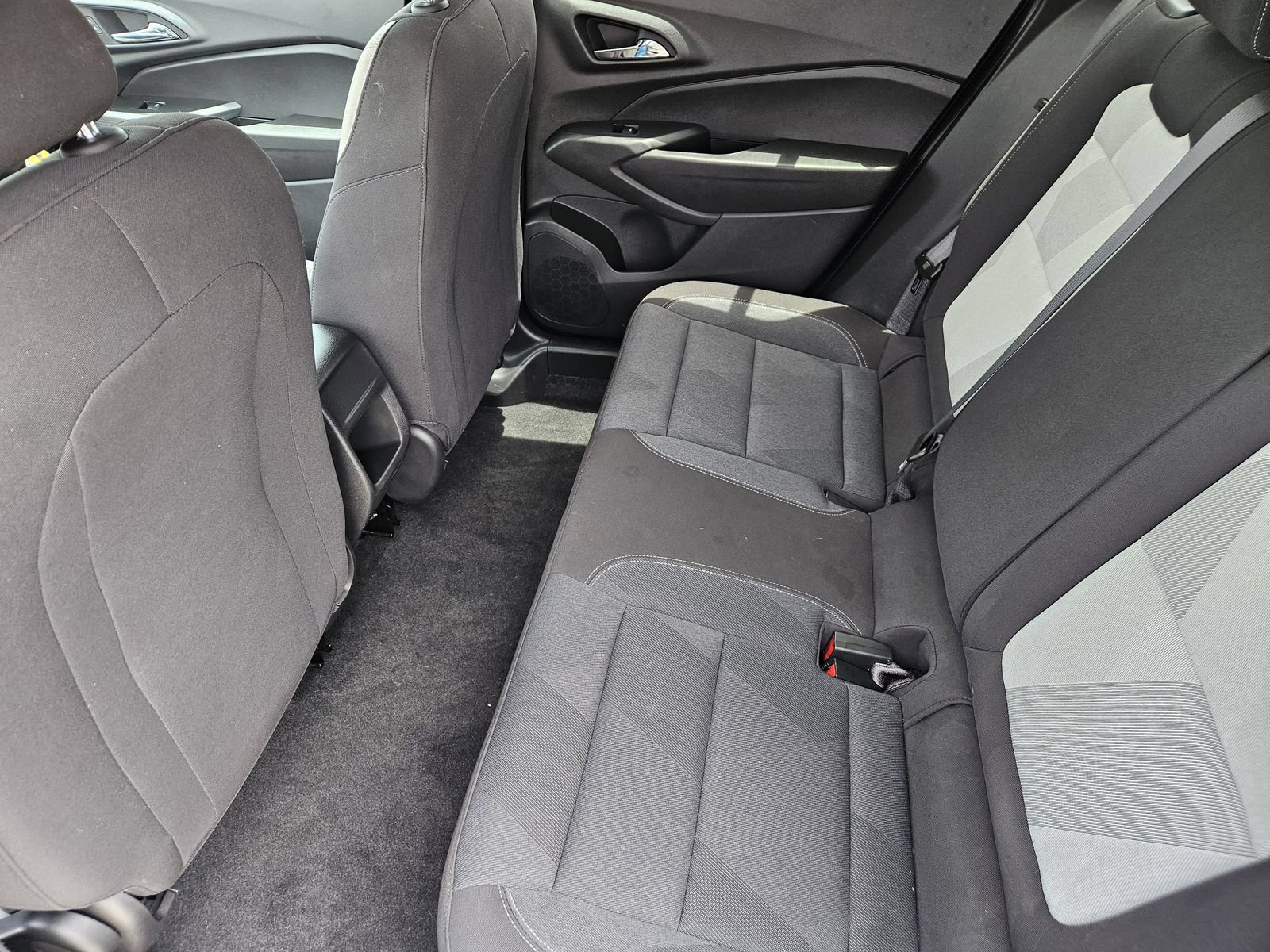 Certified 2025 Chevrolet Trax LS FWD image 31