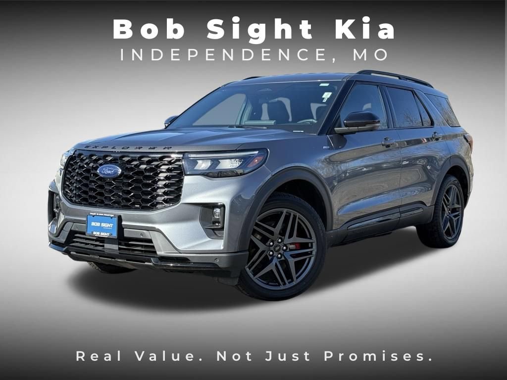 Used 2025 Ford Explorer ST-Line w/ ST-Line Street Pack image 1