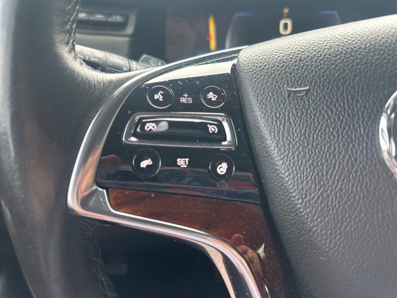 Used 2015 Cadillac Escalade ESV Luxury image 40