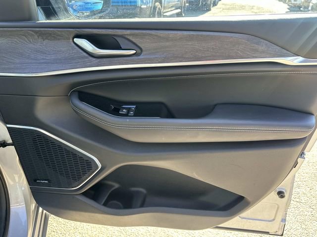 Used 2023 Jeep Grand Cherokee Overland image 8