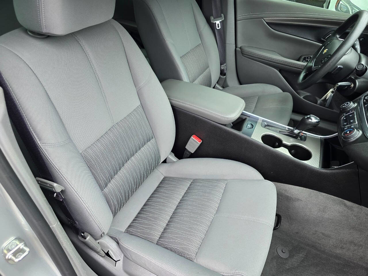 Used 2017 Chevrolet Impala LS FWD image 26