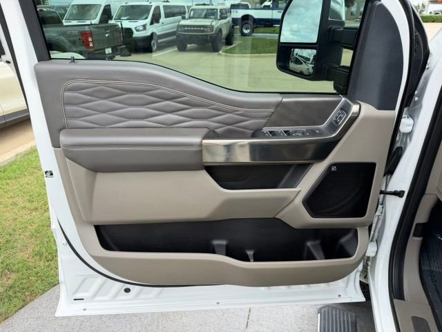 Used 2025 Ford F350 Platinum w/ Platinum Plus Package AWD/4WD image 8