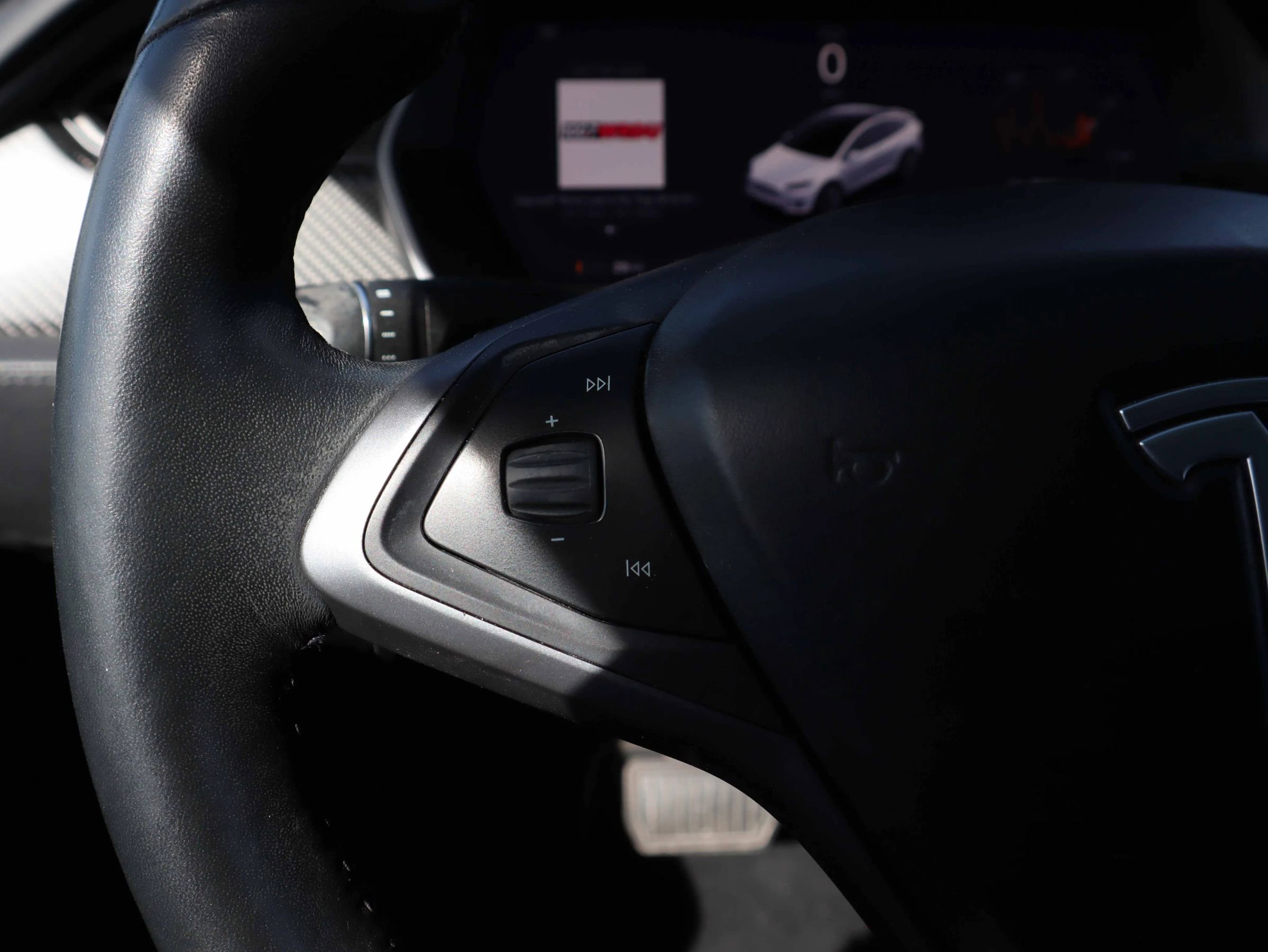 Used 2018 Tesla Model X 100D image 19