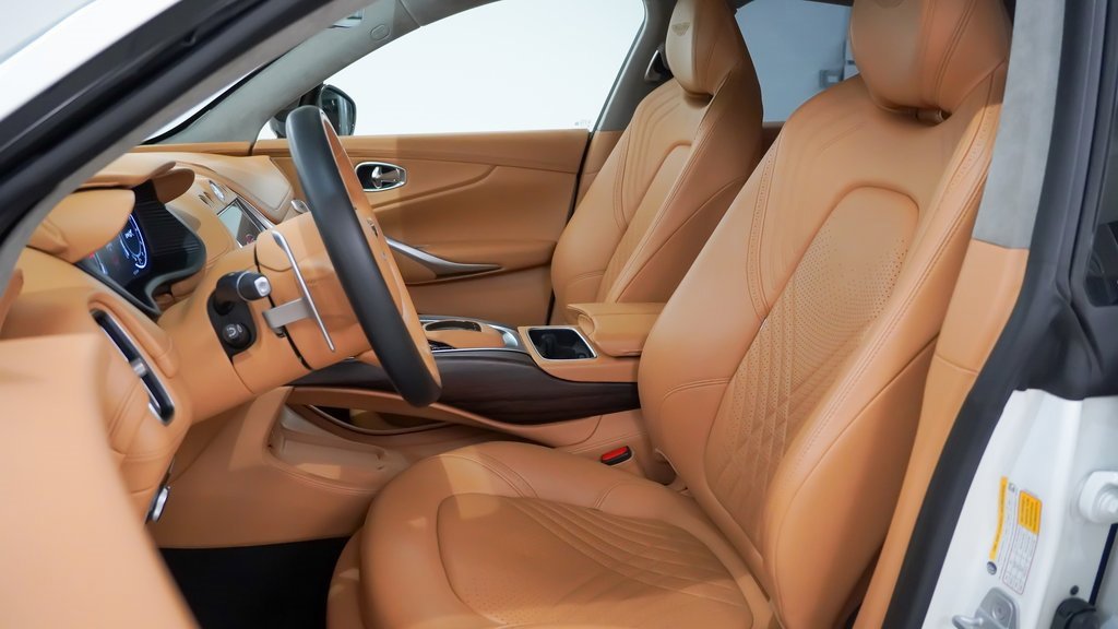 Used 2021 Aston Martin DBX image 5