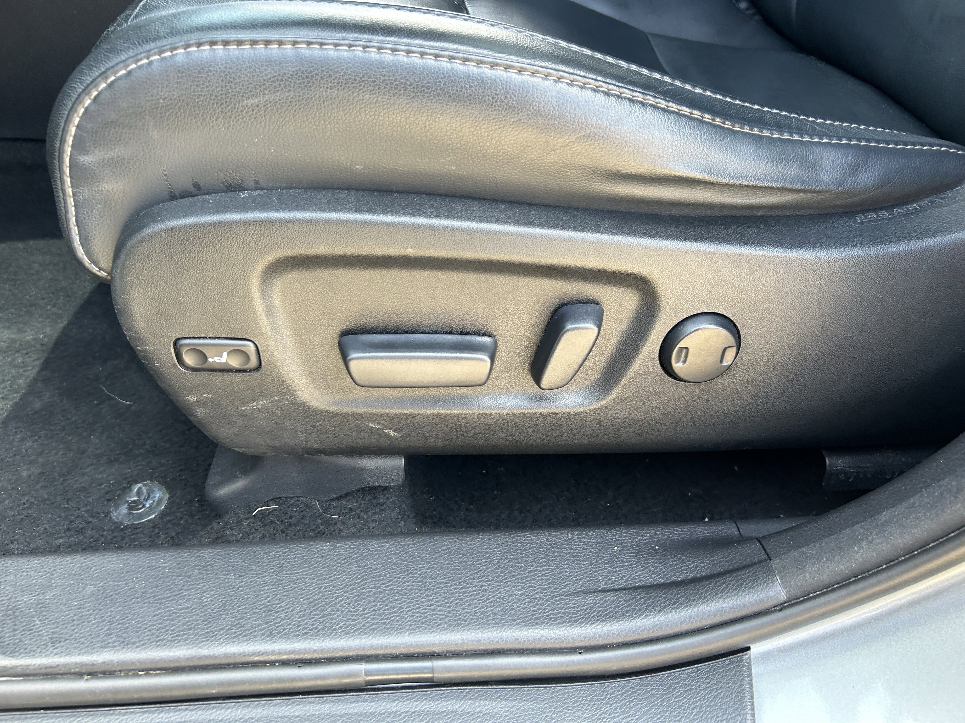 Used 2017 Toyota Highlander SE AWD/4WD image 21