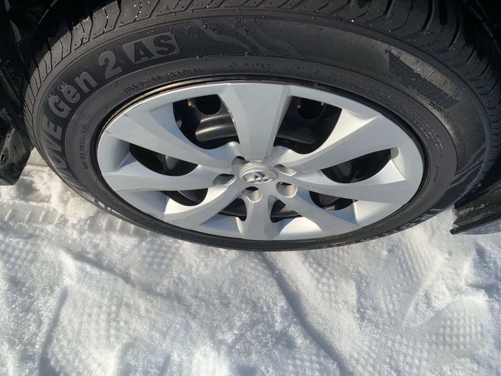 Used 2024 Toyota Corolla LE image 10