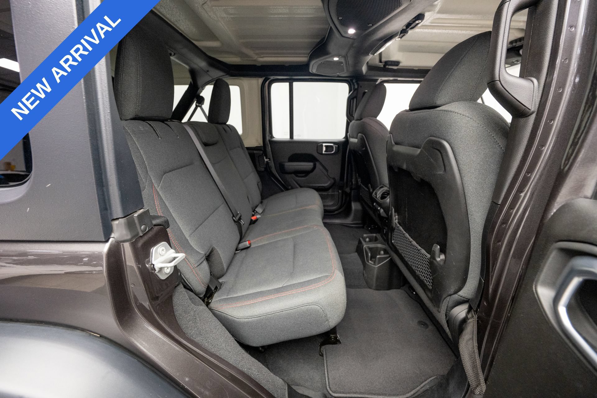 Used 2025 Jeep Wrangler Unlimited Rubicon AWD/4WD image 17