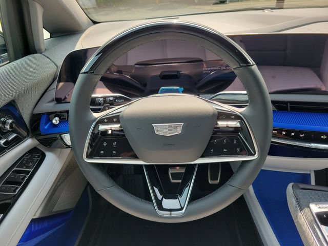 New 2027 Cadillac Optiq Luxury w/ LPO, Floor Liner Package AWD/4WD image 10