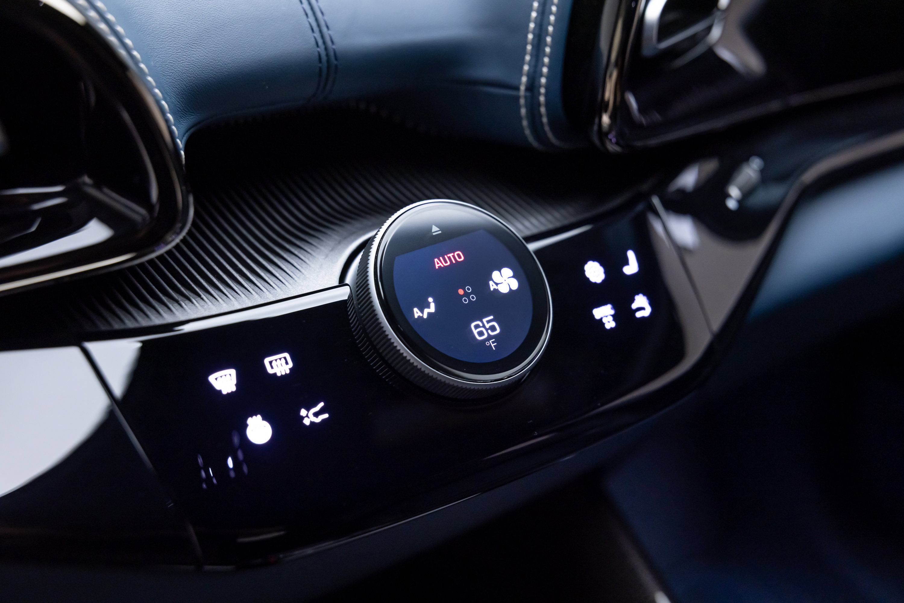 Certified 2025 Ferrari Purosangue AWD/4WD image 63