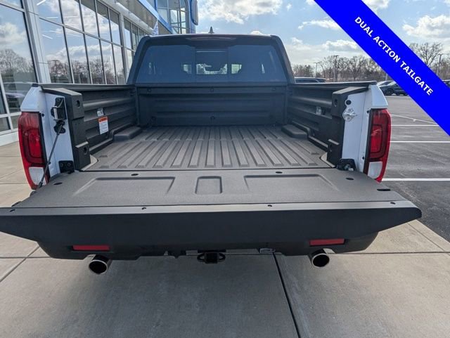 Certified 2025 Honda Ridgeline Black Edition image 9